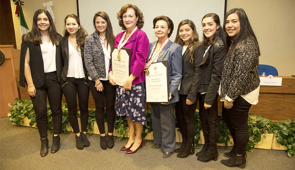 Entregamos la Medalla Liderazgo en Educación y la Medalla Liderazgo Anáhuac en Educación