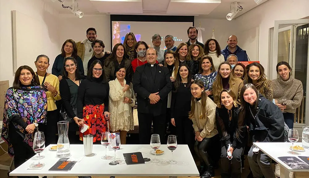  Unimos a egresados Anáhuac que residen en Madrid con una cata de vinos 