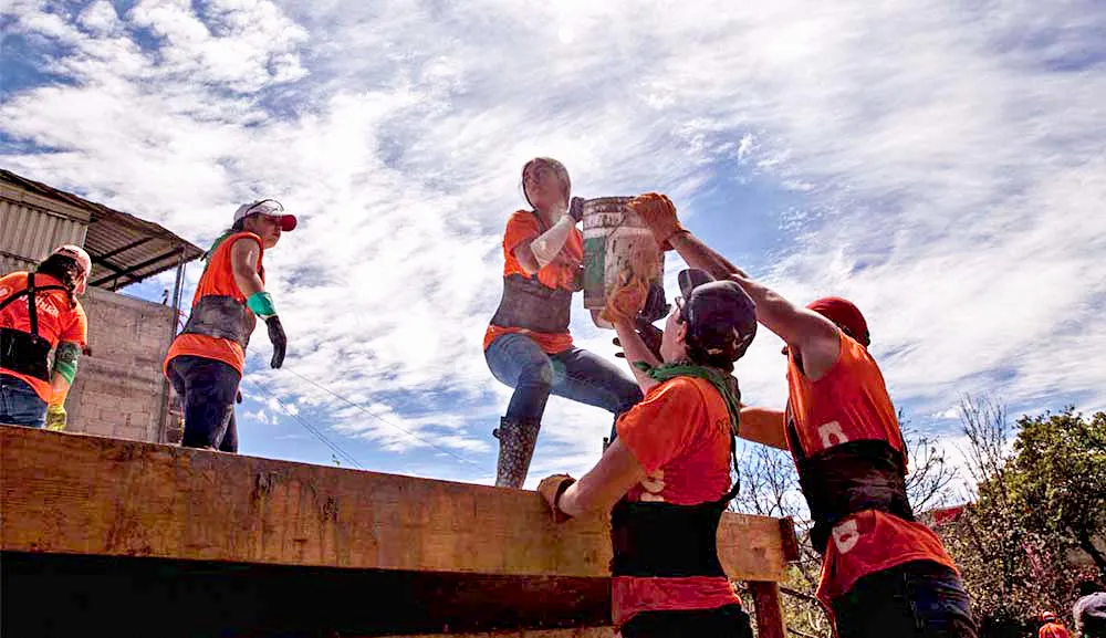 ASUA Construye, un proyecto que además de casas, regala experiencias