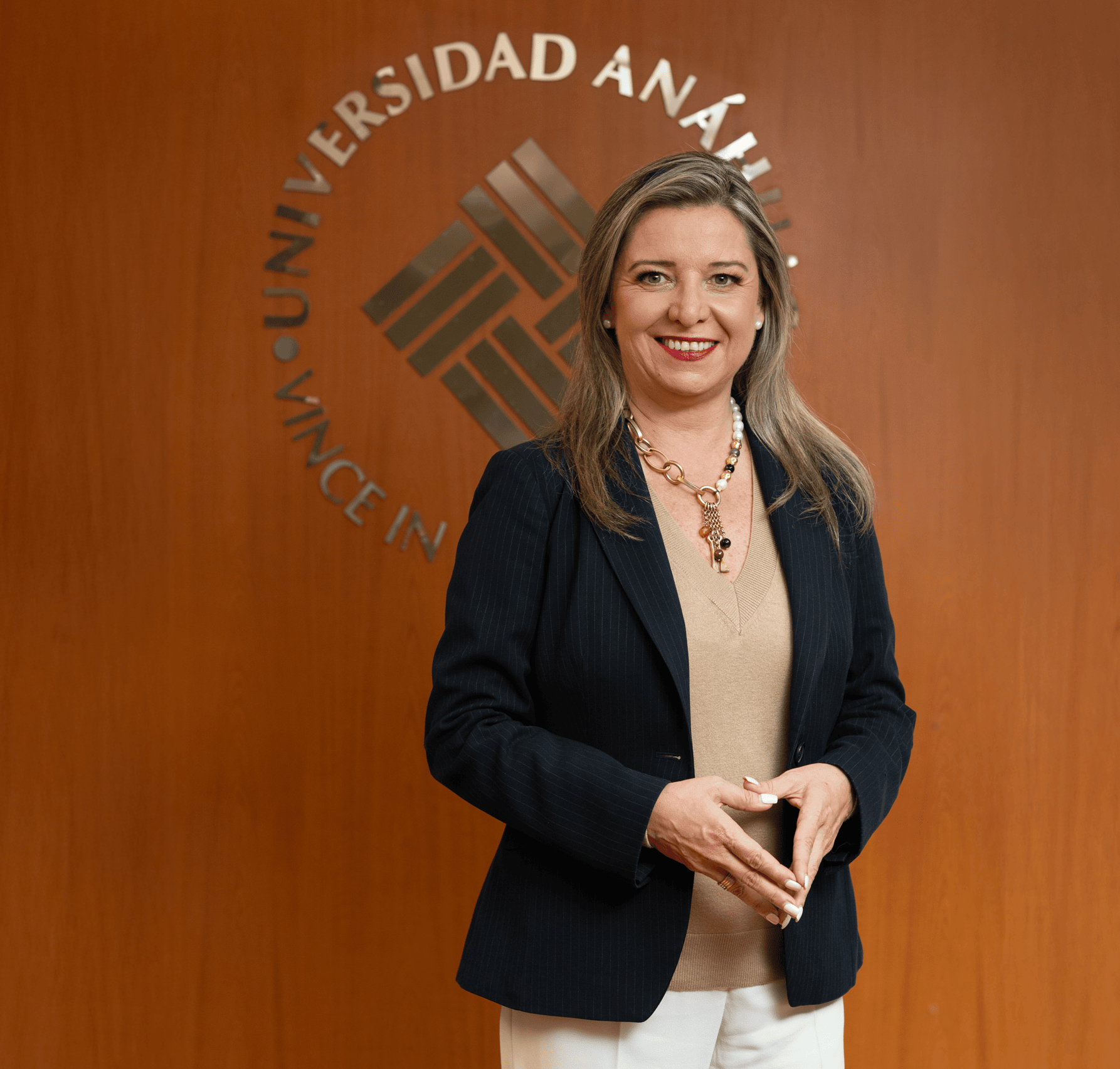 Rectora Caroline Mendoza Leclere