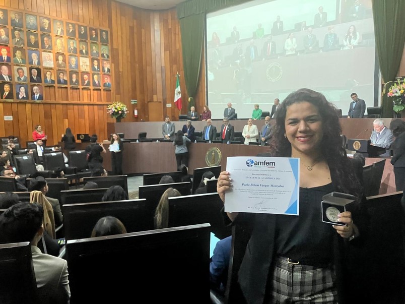 ALUMNA EXCELENCIA ACADÉMICA AMFEM