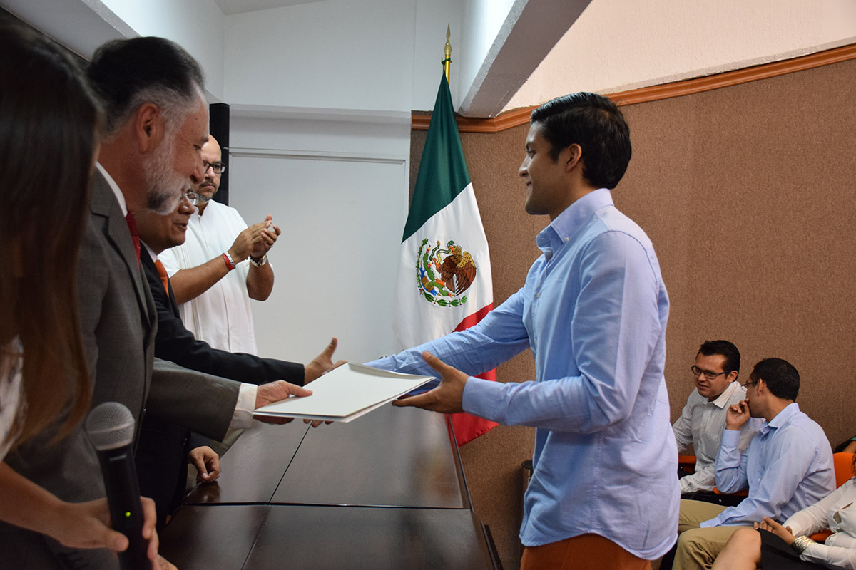 19 / 20 - Concluye el primer ciclo de Diplomados Anáhuac 2016