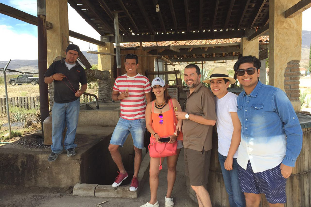 2 / 4 - Alumnos de Administración Turística visitan Oaxaca