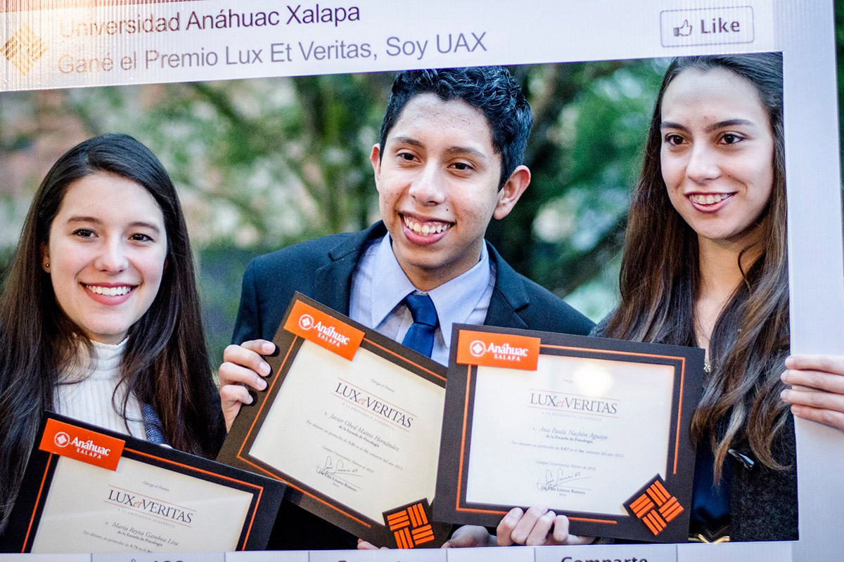 9 / 12 - Ceremonia de entrega de premios a la Excelencia Académica