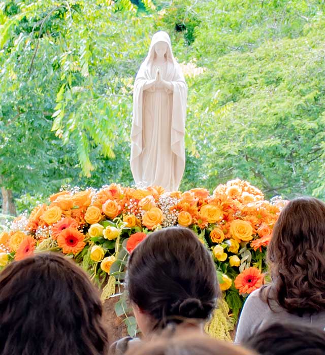GAUDIUM y FESAL Organizan el Primer Rosario Universitario
