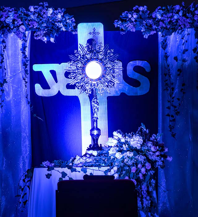 Como Incienso de Dios, Suben las Oraciones al Cielo en el Reto Heart of a Lion