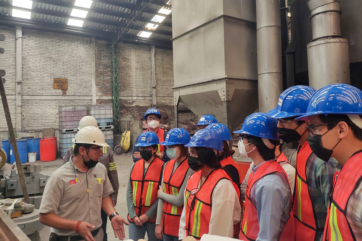 1 / 4 - Visita Industrial de la Escuela de Ingeniería a FYMSSSA 1 / 4 - Visita Industrial de la Escuela de Ingeniería a FYMSSSA