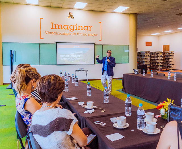 Tarde de Café del Diplomado en Tanatología