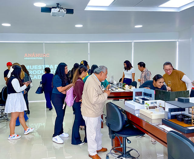 Alumnos de Arquitectura llevan a cabo Exitosa Muestra de Productos Académicos