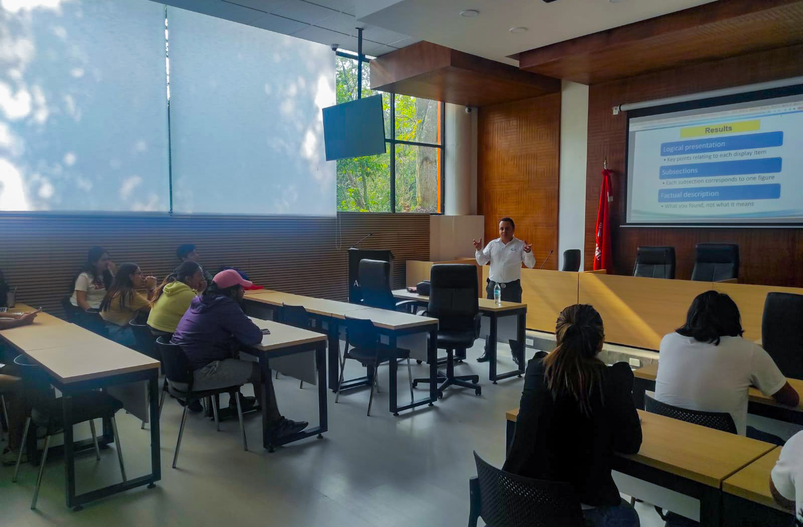 1 / 2 - Una Experiencia Educativa Única: La Ciencia y la Ingeniería se Unen en la Anáhuac Veracruz