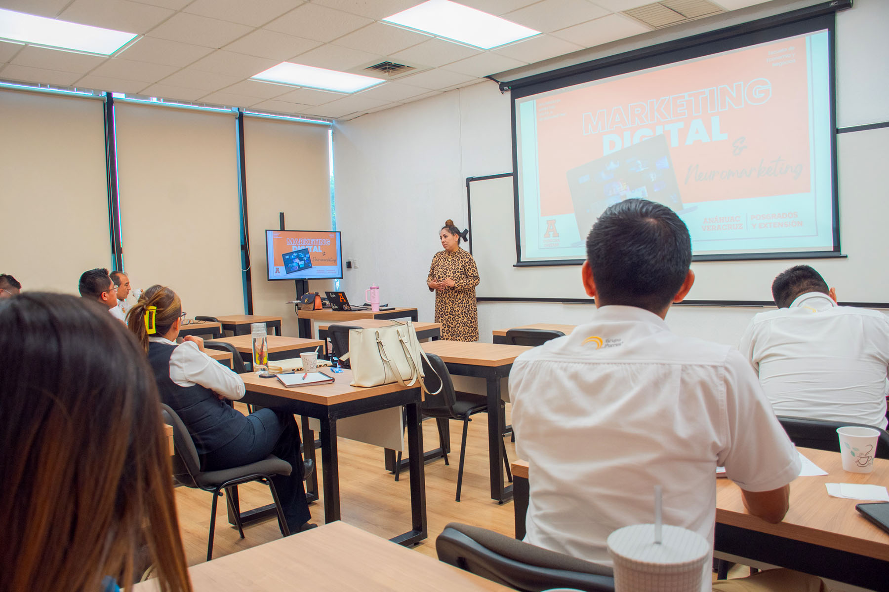 4 / 5 - Bienvenida al Diplomado en Marketing Digital y Neuromarketing para Grupo San Antonio