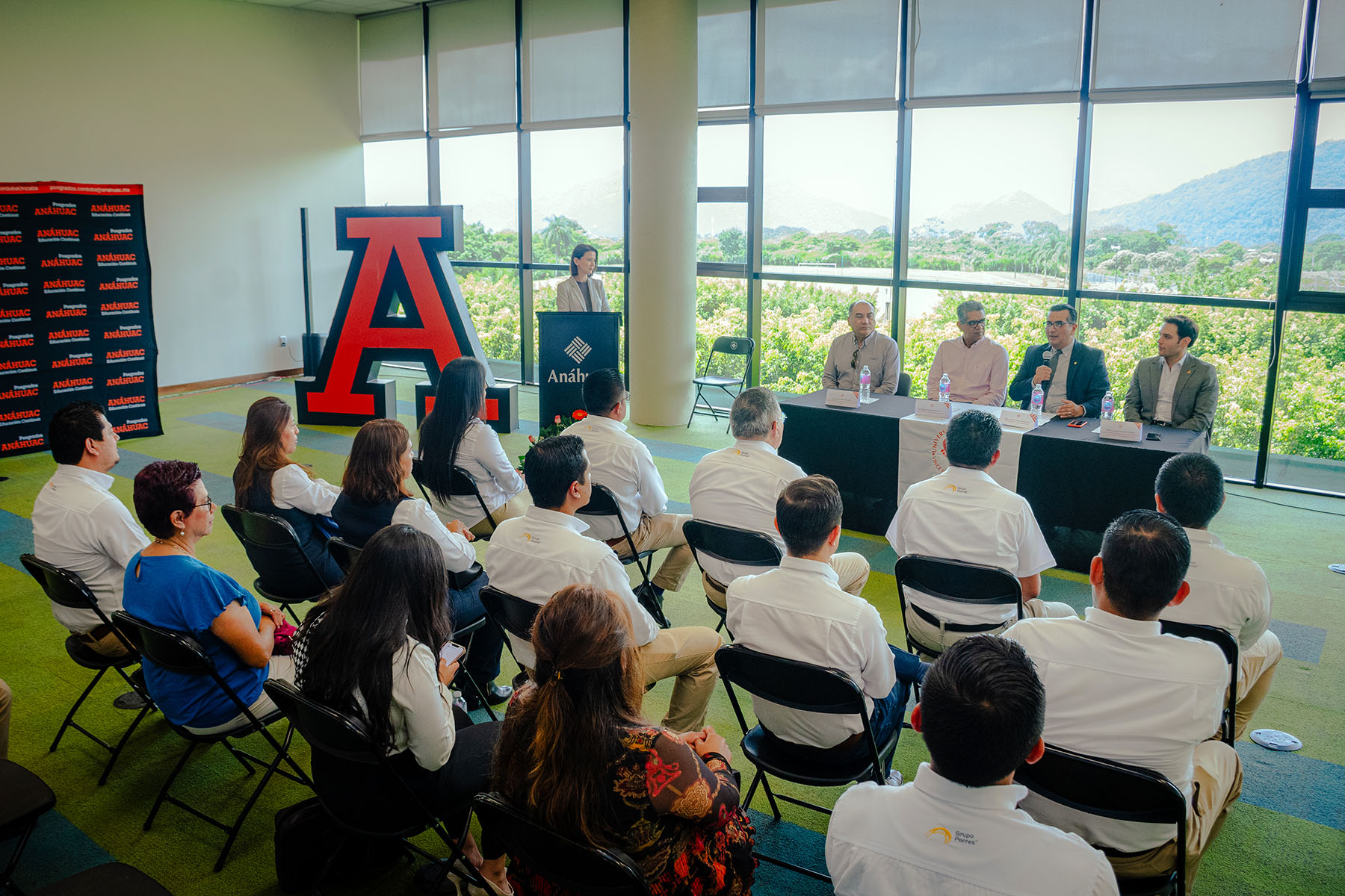 4 / 41 - Clausura del Diplomado en Marketing Digital para Grupo San Antonio