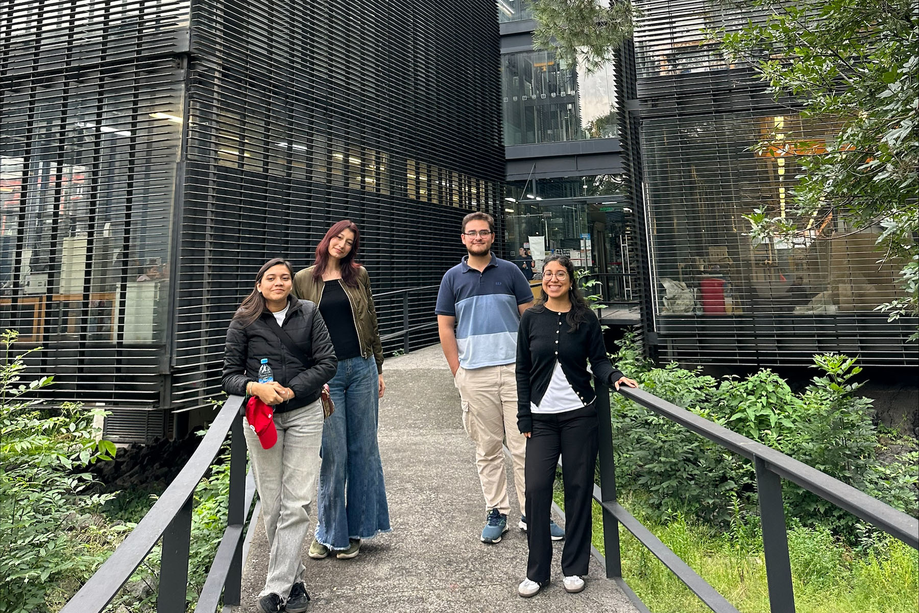 1 / 4 - Alumnos de Ingeniería Biomédica Visitan la Escuela Médico Naval y el Laboratorio Avanzado de Procesamiento de Imágenes de la UNAM