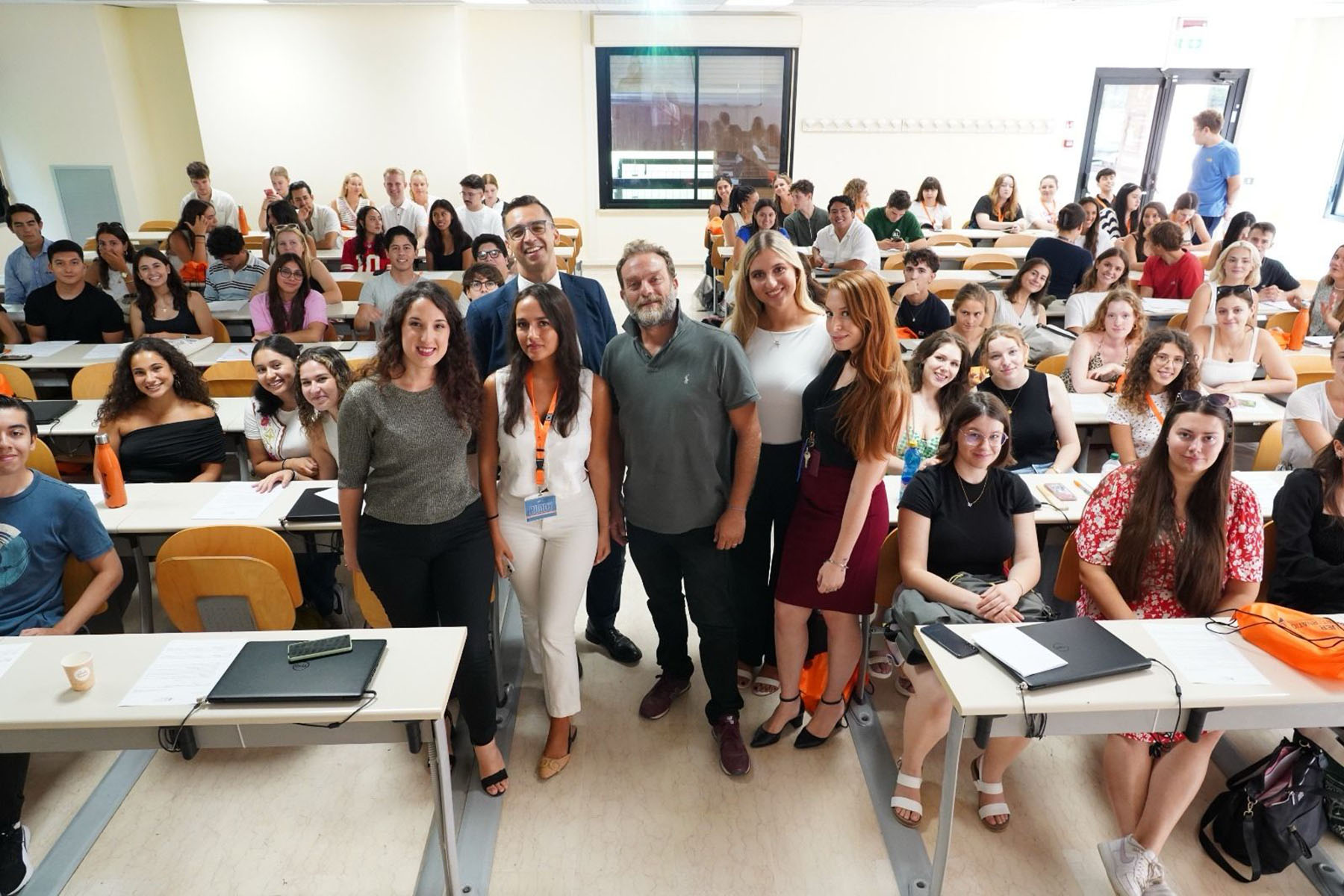 1 / 45 - Alumnos de Intercambio Disfrutando al Máximo el Periodo 202460