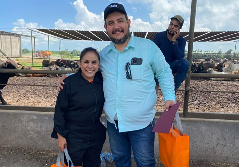 3 / 5 - Alumnos de Medicina Veterinaria y Zootecnia Visitan el Rancho Ganadero Santa Rita