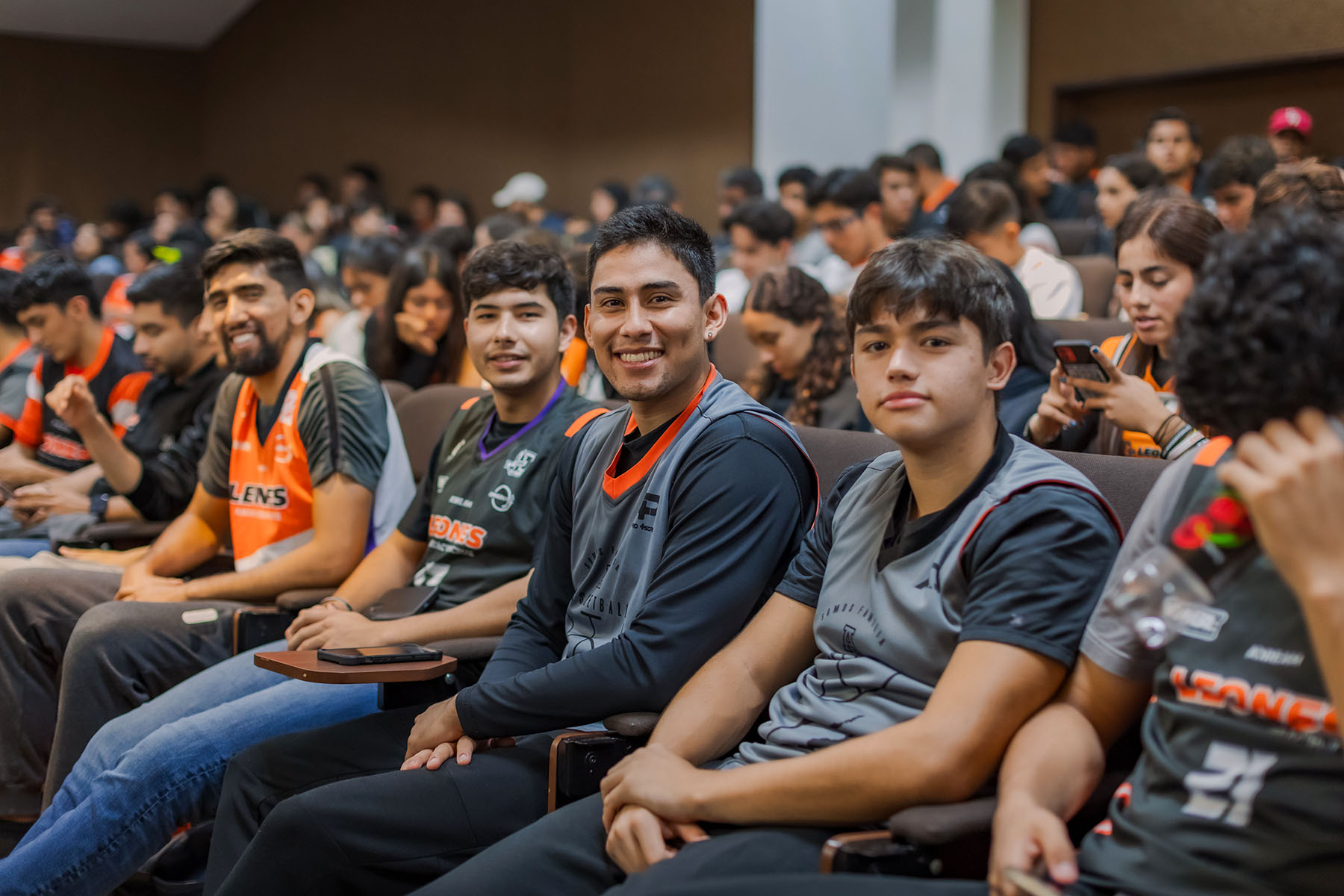 3 / 38 - Firma de Convenio con el Club Halcones de Xalapa