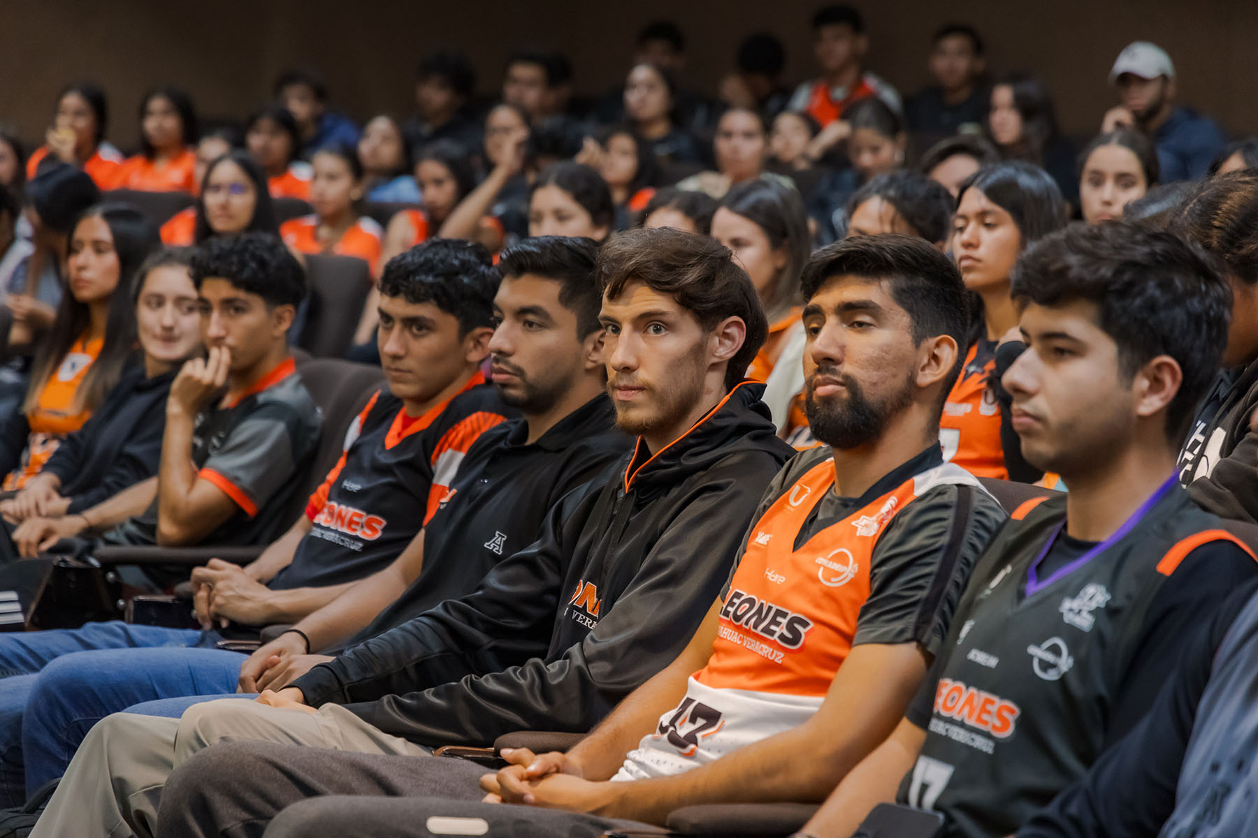 19 / 38 - Firma de Convenio con el Club Halcones de Xalapa