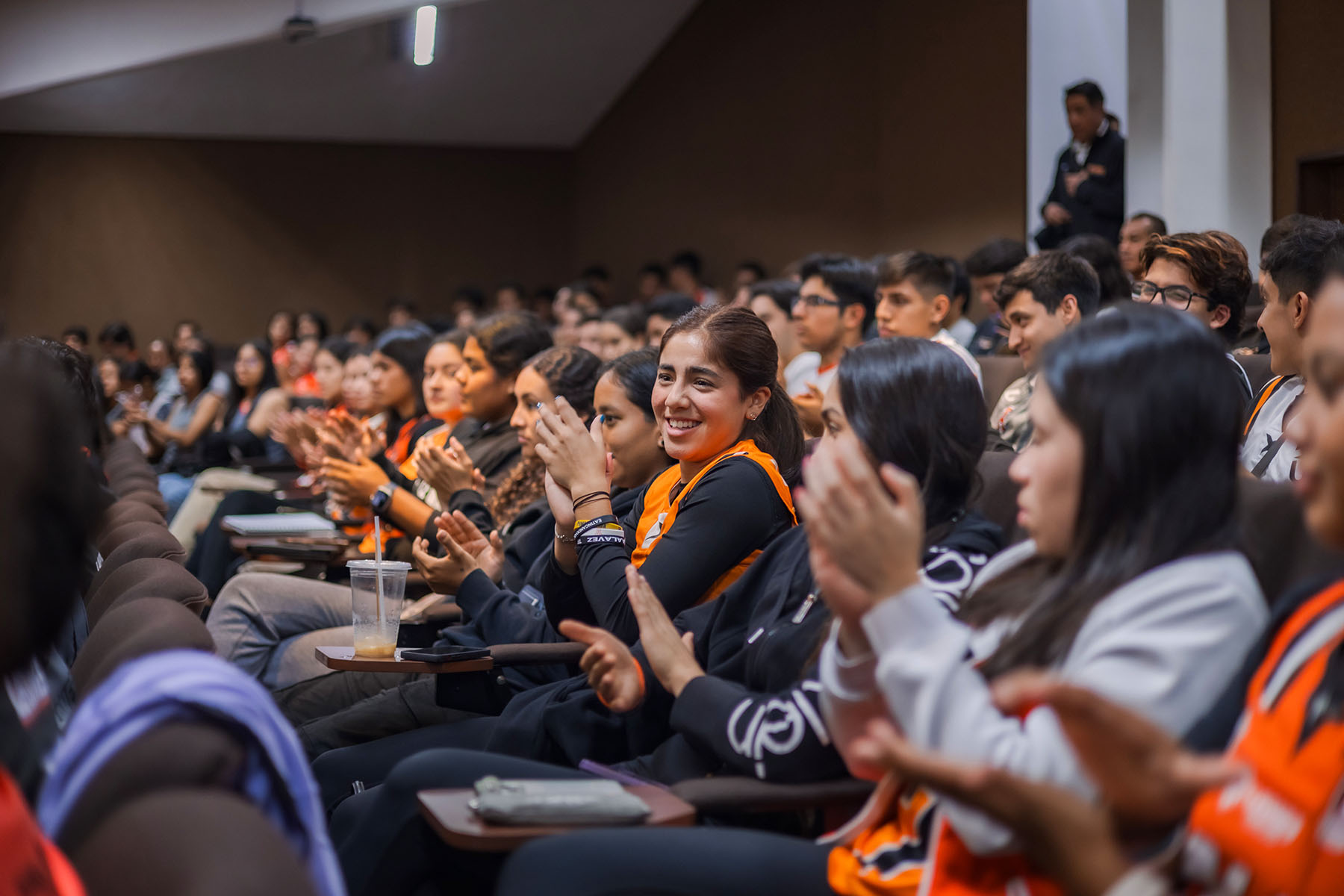 28 / 38 - Firma de Convenio con el Club Halcones de Xalapa