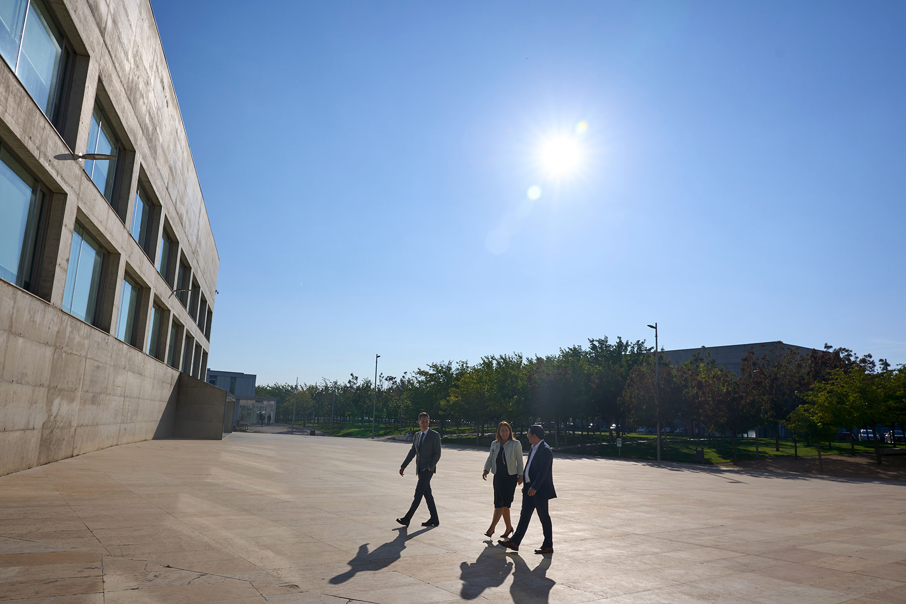 8 / 9 - Fortaleciendo Lazos Internacionales: Visita del Vicerrector a la Universidad San Jorge de Zaragoza