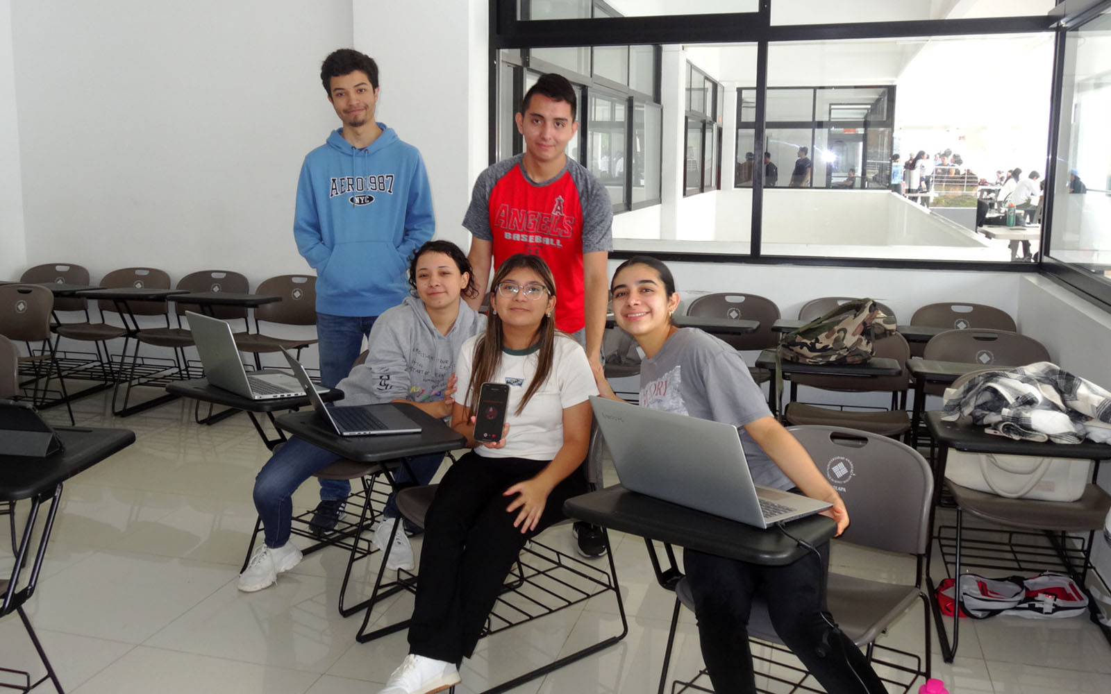 1 / 4 - Más de 160 Participantes en el NASA Space Apps Challenge Edición Xalapa