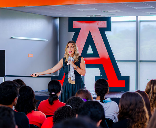 Visita de la Presidenta y Fundadora de la Asociación Que se Escuche Fuerte mi Grito AC