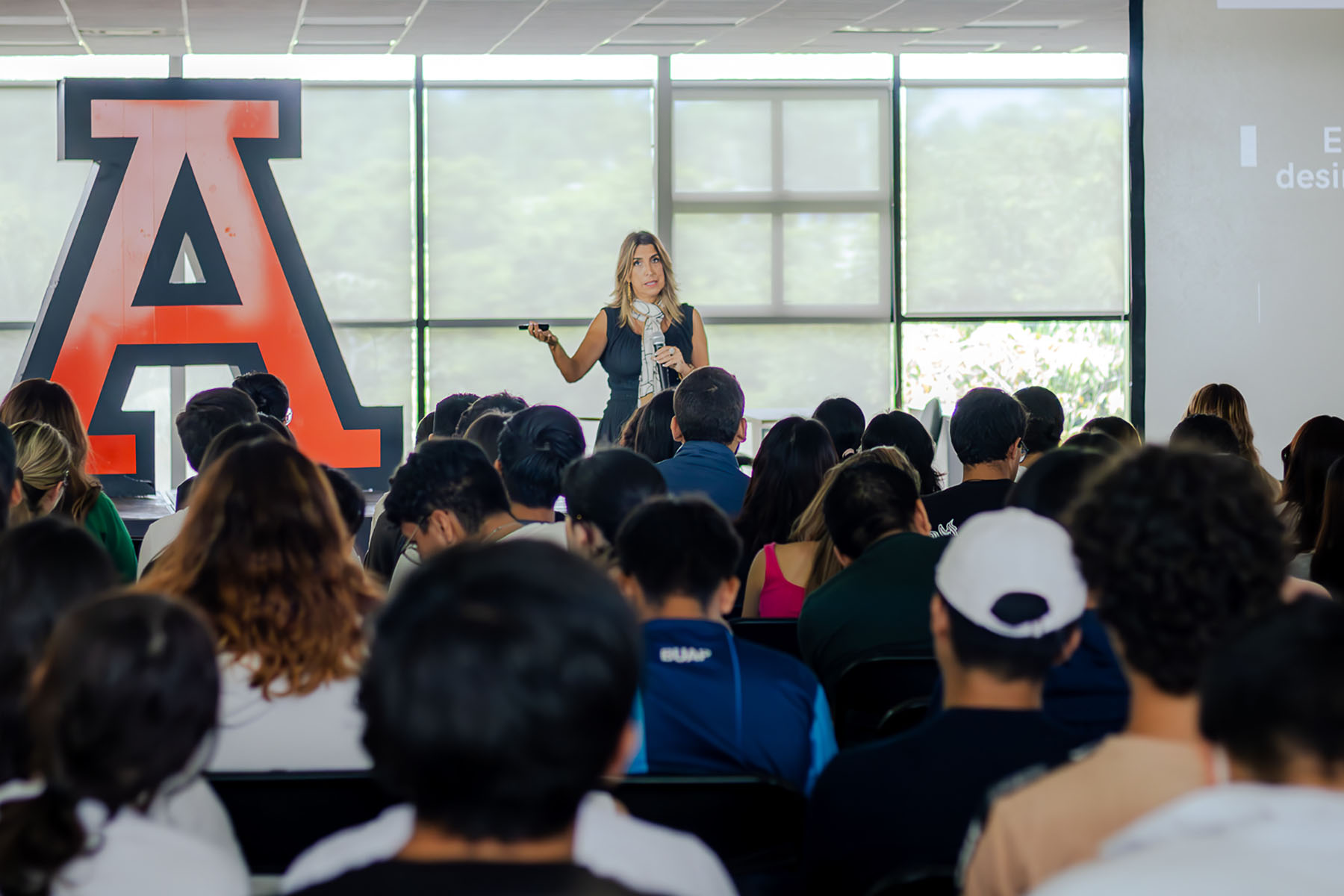 1 / 3 - Visita de la Presidenta y Fundadora de la Asociación Que se Escuche Fuerte mi Grito AC