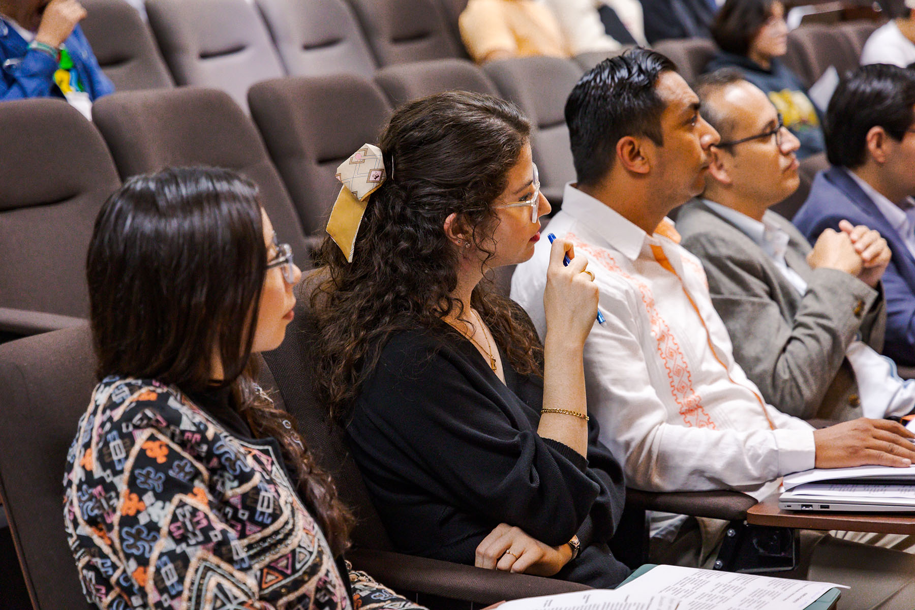 5 / 11 - Alumnos de la Escuela de Derecho Presentan el Foro Ética Profesional del Abogado