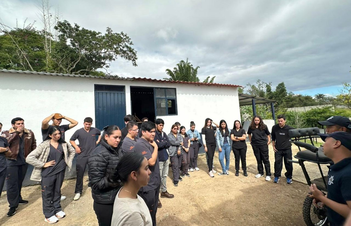 7 / 10 - Alumnos de Fisioterapia y Rehabilitación Asisten a una Demostración de Equinoterapia