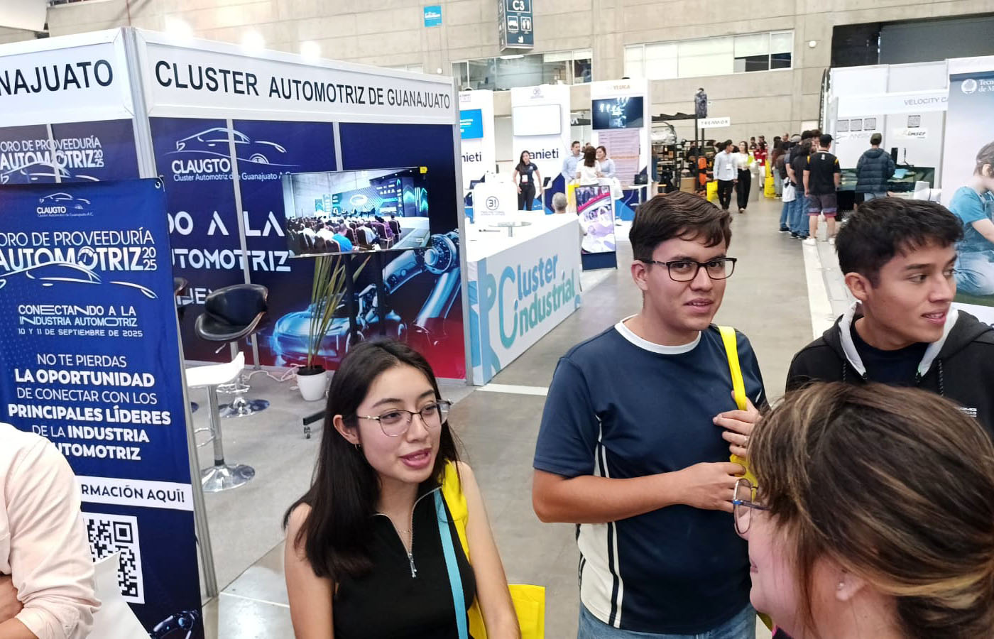 2 / 2 - Alumnos de Ingeniería Asisten a la Hannover Messe 2024 en León, Evento Líder en Industria 4.0