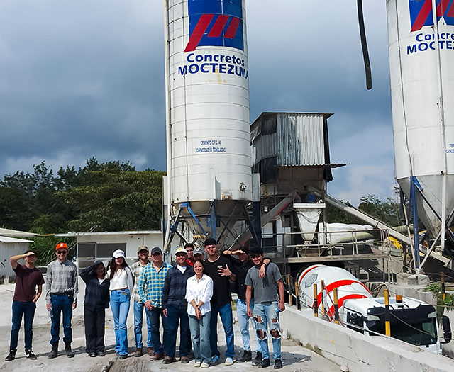Alumnos de Ingeniería Civil Visitan la Planta de Producción de Concreto Prisma