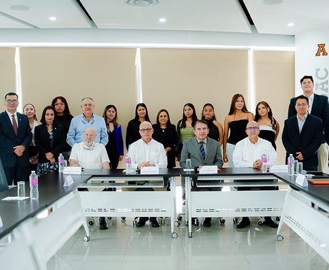 Firma de Convenio con Asociación de Avicultores de Córdoba y Laboratorio Cordobés de