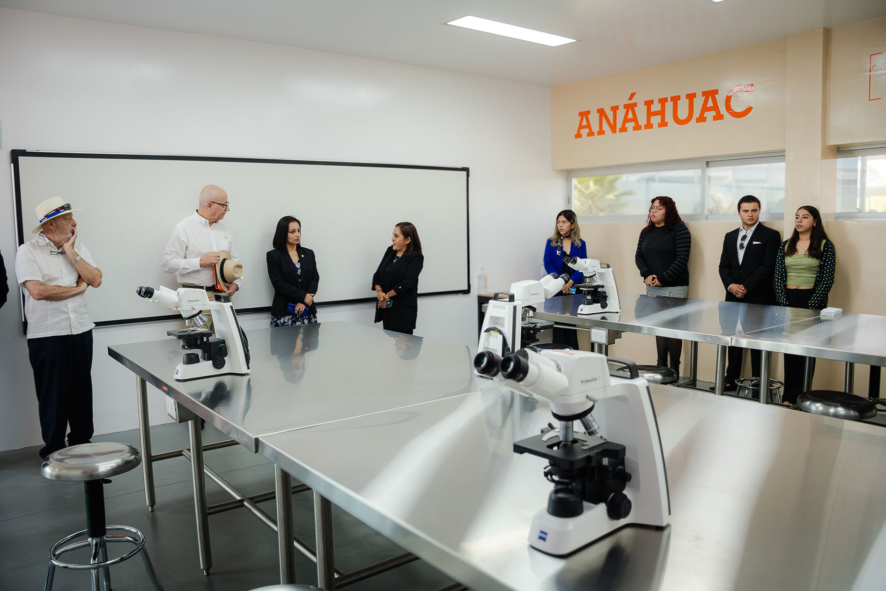 34 / 57 - Firma de Convenio con Asociación de Avicultores de Córdoba y Laboratorio Cordobés de Diagnóstico Pecuario