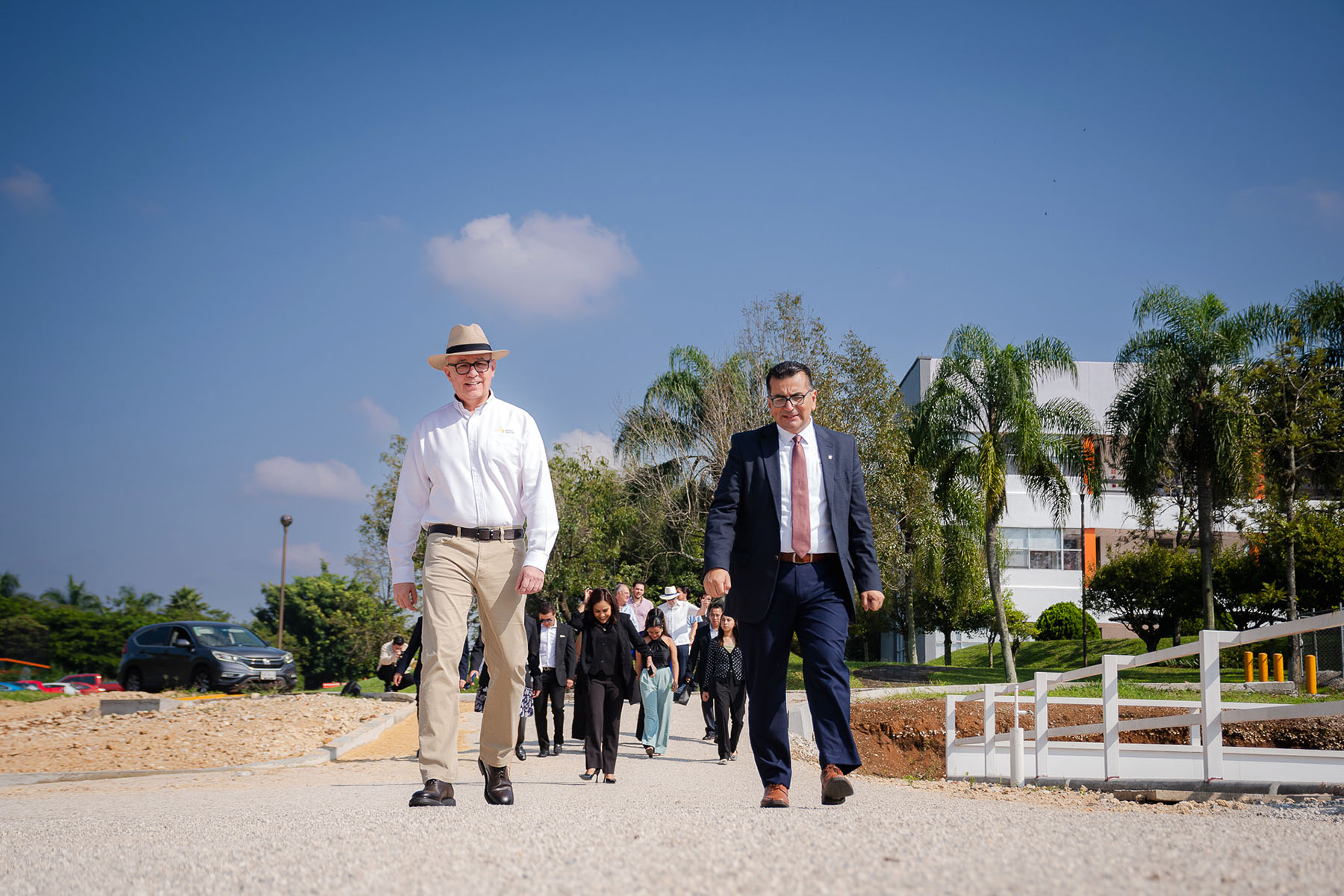 43 / 57 - Firma de Convenio con Asociación de Avicultores de Córdoba y Laboratorio Cordobés de Diagnóstico Pecuario