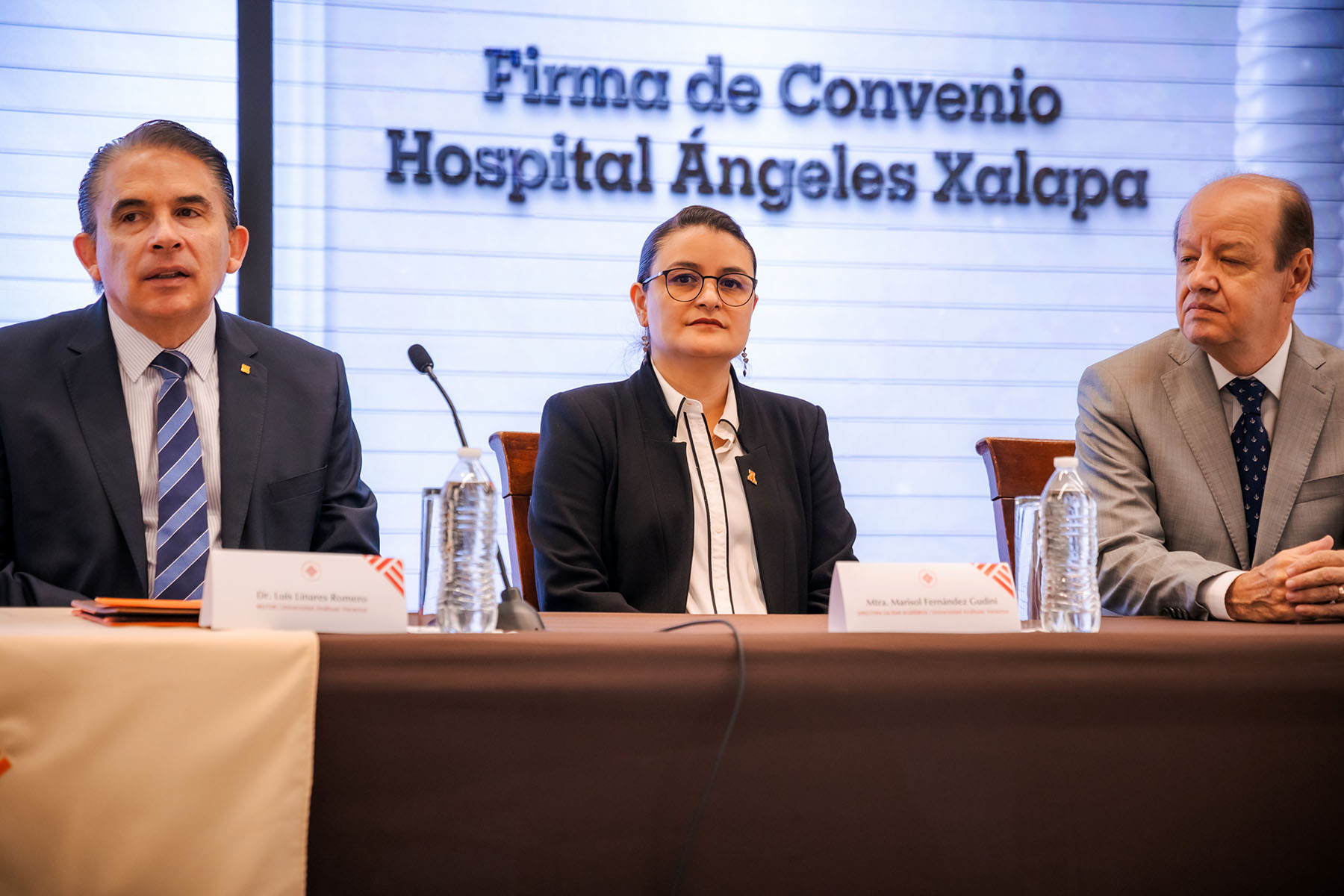 1 / 30 - Firma de Convenio con Hospital Ángeles Xalapa