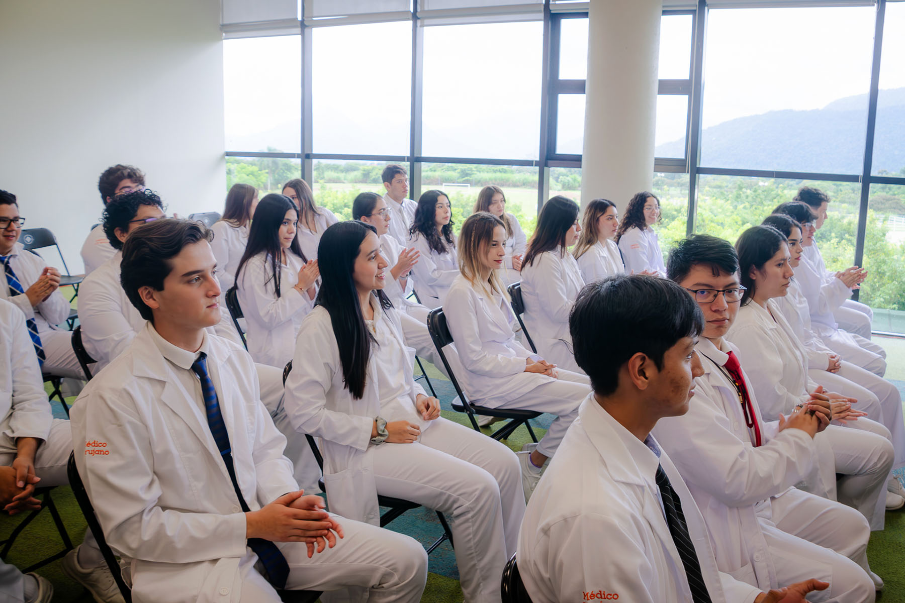 13 / 21 - Memorable Homenaje al Dr. Miguel Velázquez Carrillo en el Marco del Día del Médico