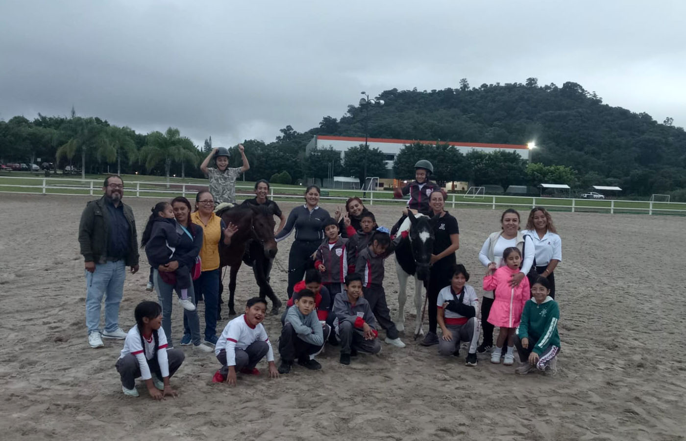 9 / 9 - Proximidad Social en el Centro Ecuestre con la Escuela Primaria Guillermo A. Sherwell