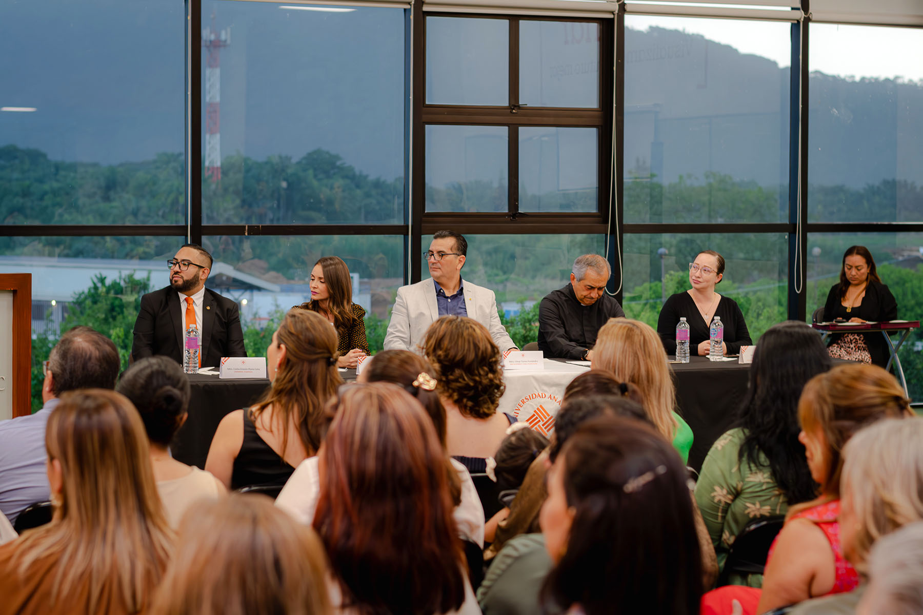 23 / 76 - Clausura de los Diplomados en Desarrollo Integral, en Duelo y Resiliencia y en Diseño de Espacios Exteriores