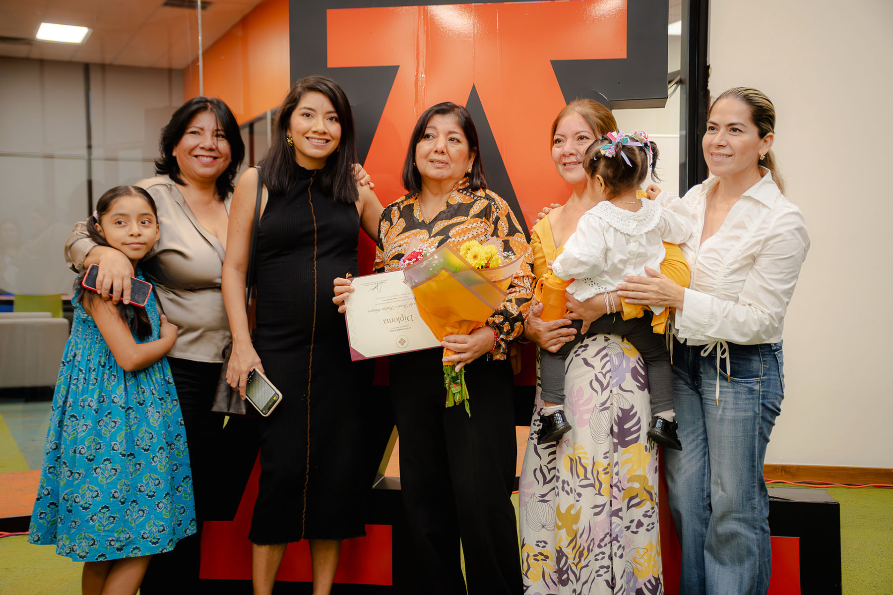 56 / 76 - Clausura de los Diplomados en Desarrollo Integral, en Duelo y Resiliencia y en Diseño de Espacios Exteriores