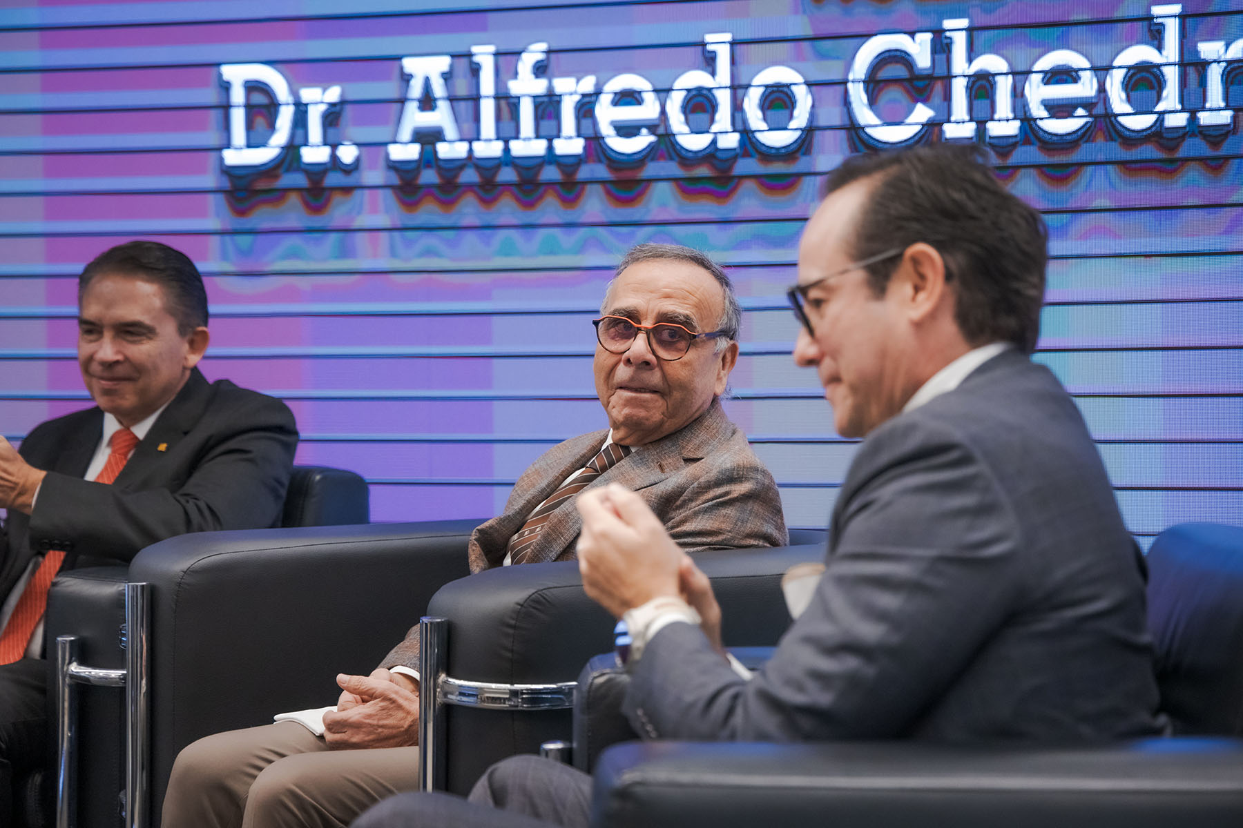 27 / 82 - Homenaje al Dr. Alfredo Chedraui Obeso, Presidente Fundador y Vitalicio de Nuestra Universidad