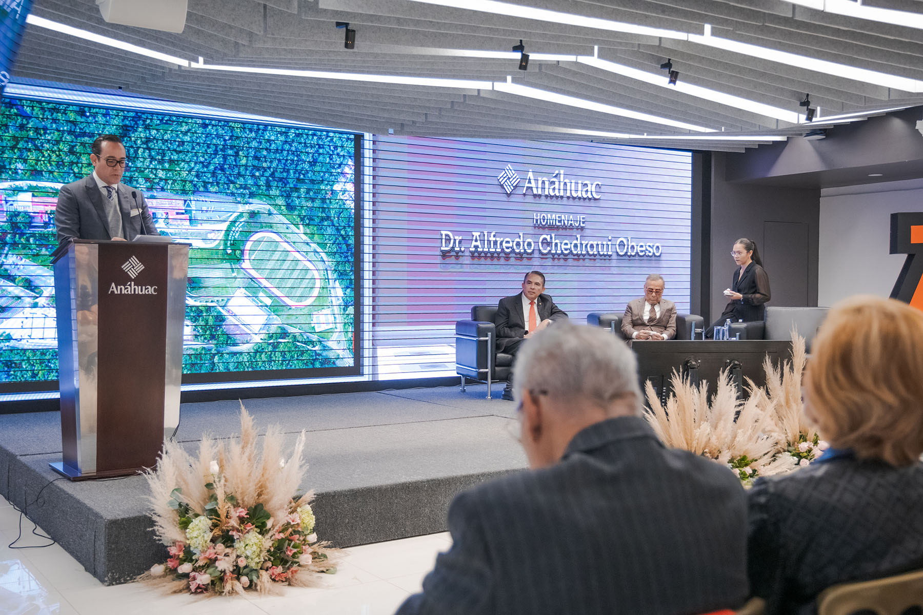 29 / 82 - Homenaje al Dr. Alfredo Chedraui Obeso, Presidente Fundador y Vitalicio de Nuestra Universidad