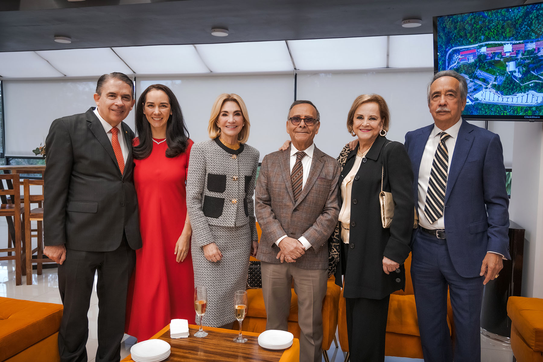 59 / 82 - Homenaje al Dr. Alfredo Chedraui Obeso, Presidente Fundador y Vitalicio de Nuestra Universidad