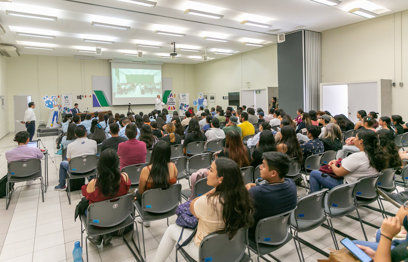 1 / 6 - Servicio Social, Liderazgo y Sostenibilidad: Impulsando la Agenda 2030 desde Córdoba