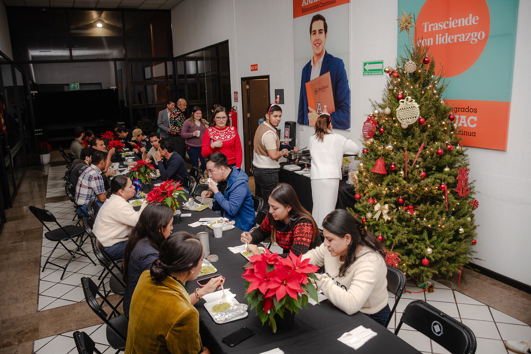 11 / 43 - Festejo de Navidad de Posgrados