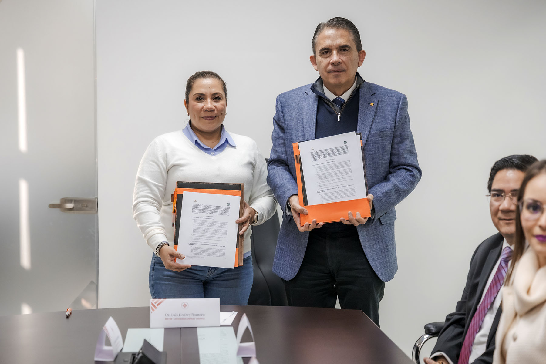 12 / 18 - Firma de Convenio con Empresa Agroindustrias Unidas de México