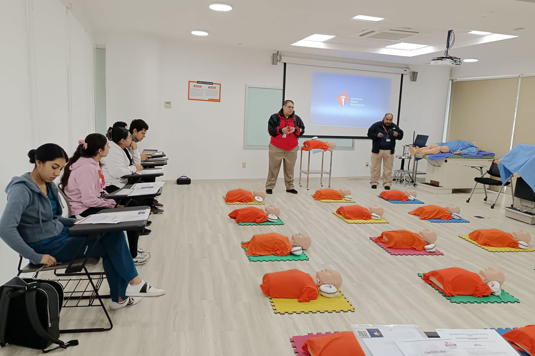 3 / 8 - Curso de Certificación Basic Life Support y Advanced Cardiovascular Life Support