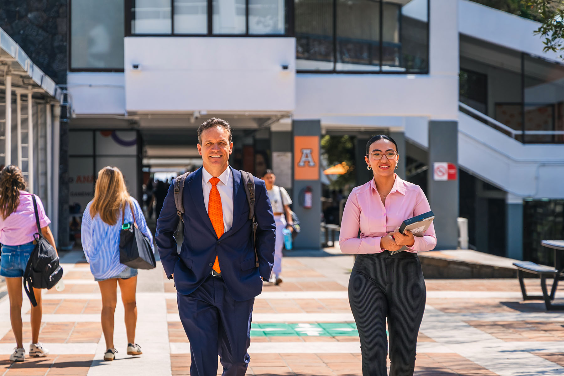 4 / 101 - Xalapa: Sede del Colegio de Rectores de la Red de Universidades Anáhuac