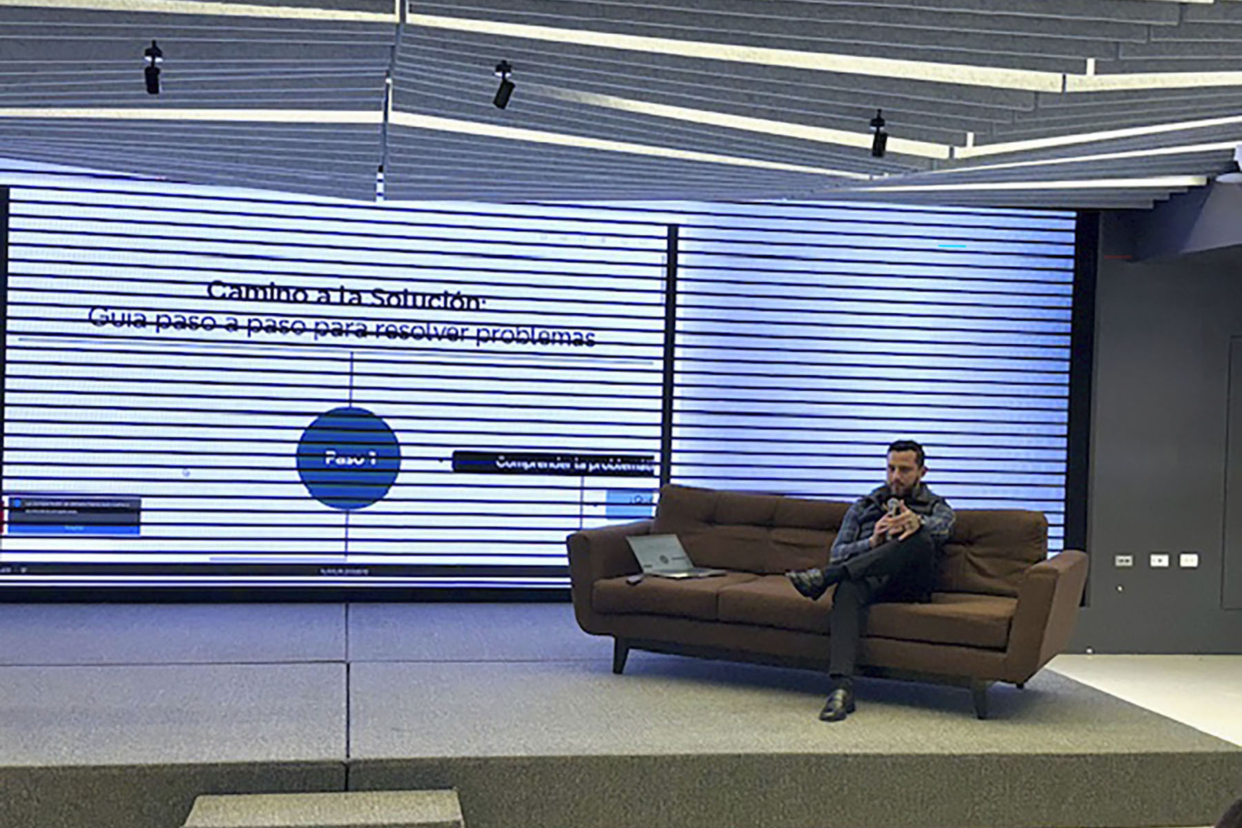 6 / 18 - Innova Challenge 2025: Rugiendo Con Ideas Innovadoras 6 / 18 - Innova Challenge 2025: Rugiendo Con Ideas Innovadoras