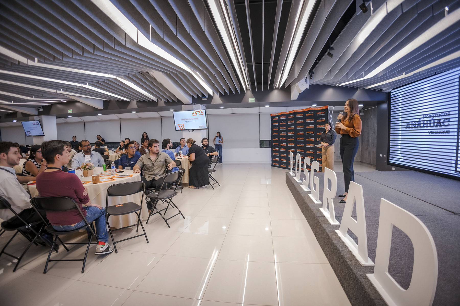 13 / 40 - Coffee Connect, Networking Exclusivo para Alumnos de Posgrados Edición 2025