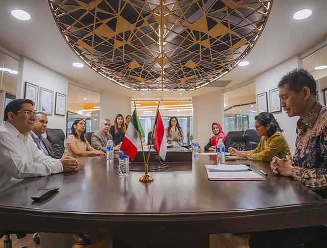 Visita de la Embajada de Indonesia