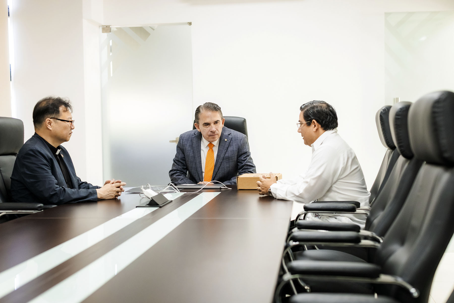 3 / 36 - Visita de la Universidad Católica de Pusan